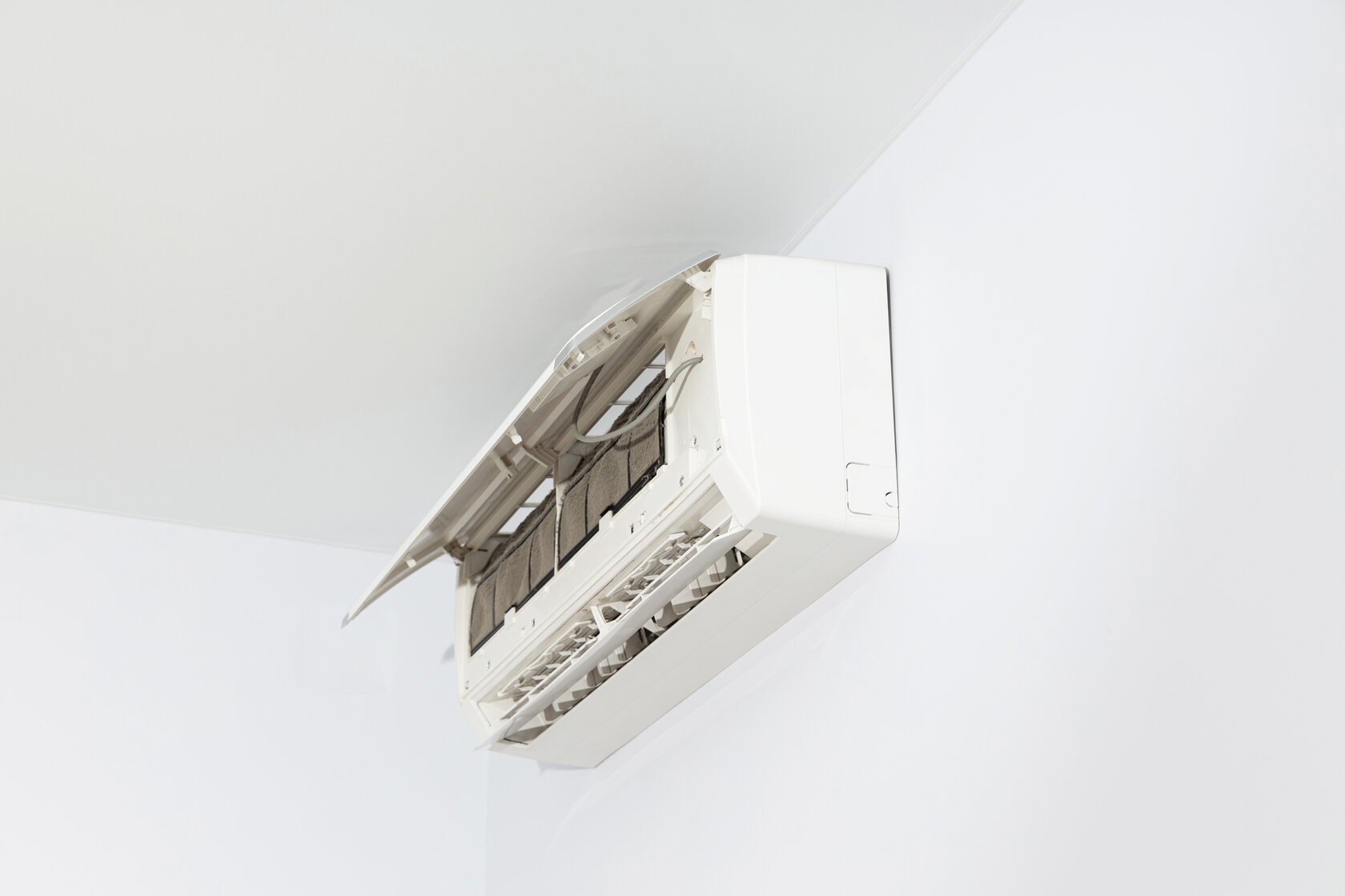 rsz air conditioner in clear white room in flat 2023 11 27 05 26 06 utc